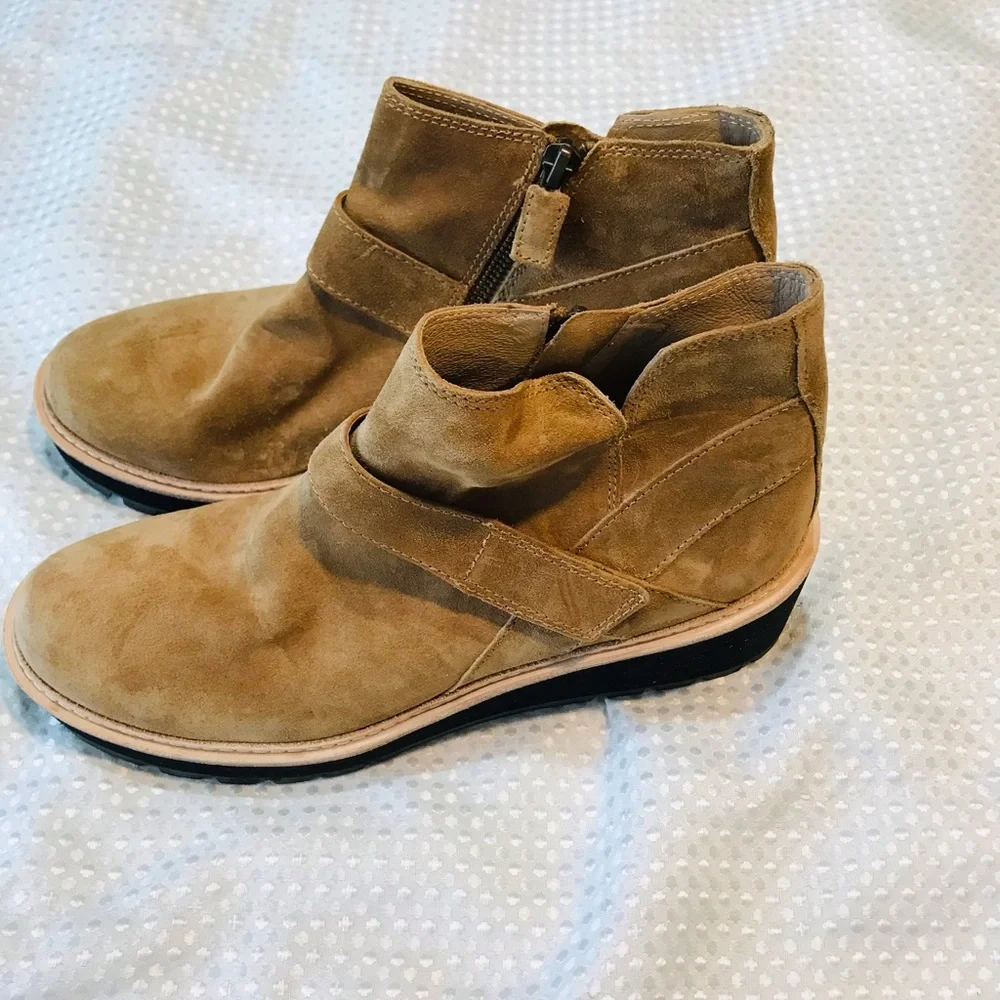 Eileen Fisher cargo leather Platform in brown